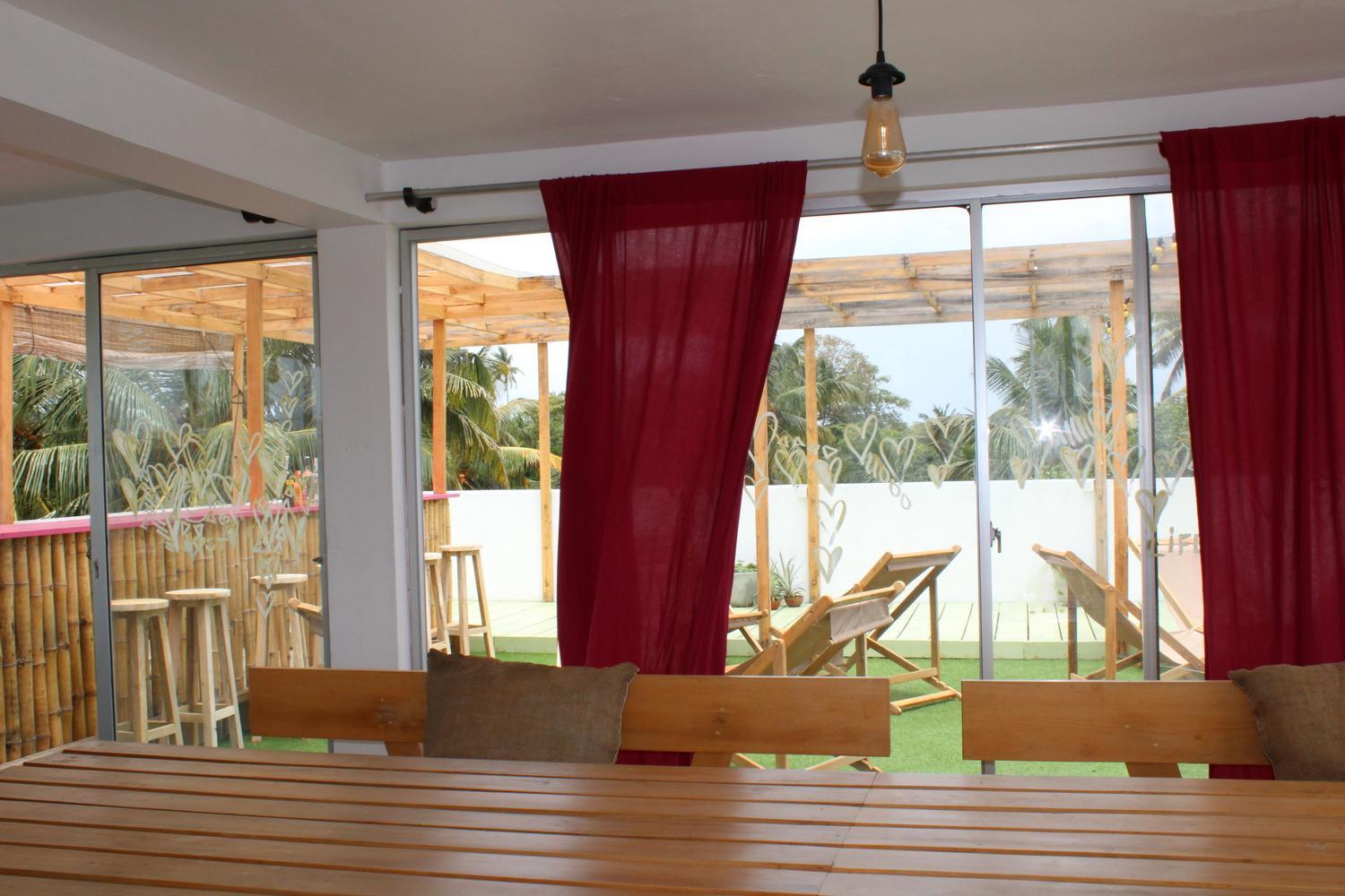 Sun & Moon Hostel Mirissa Esterno foto
